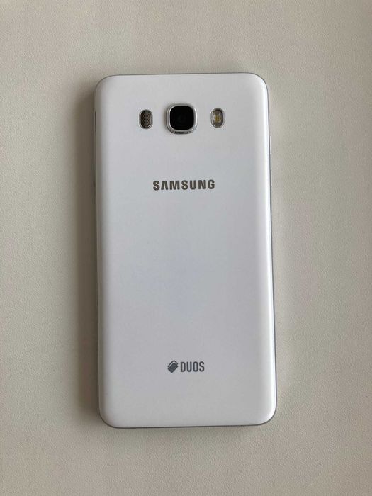 Samsung Galaxy J7 (2016) SM-J710FZWUSEK White (NFC)