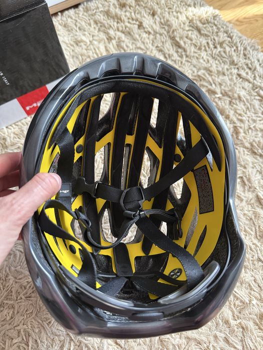 Шолом MET Veleno / Estro Mips