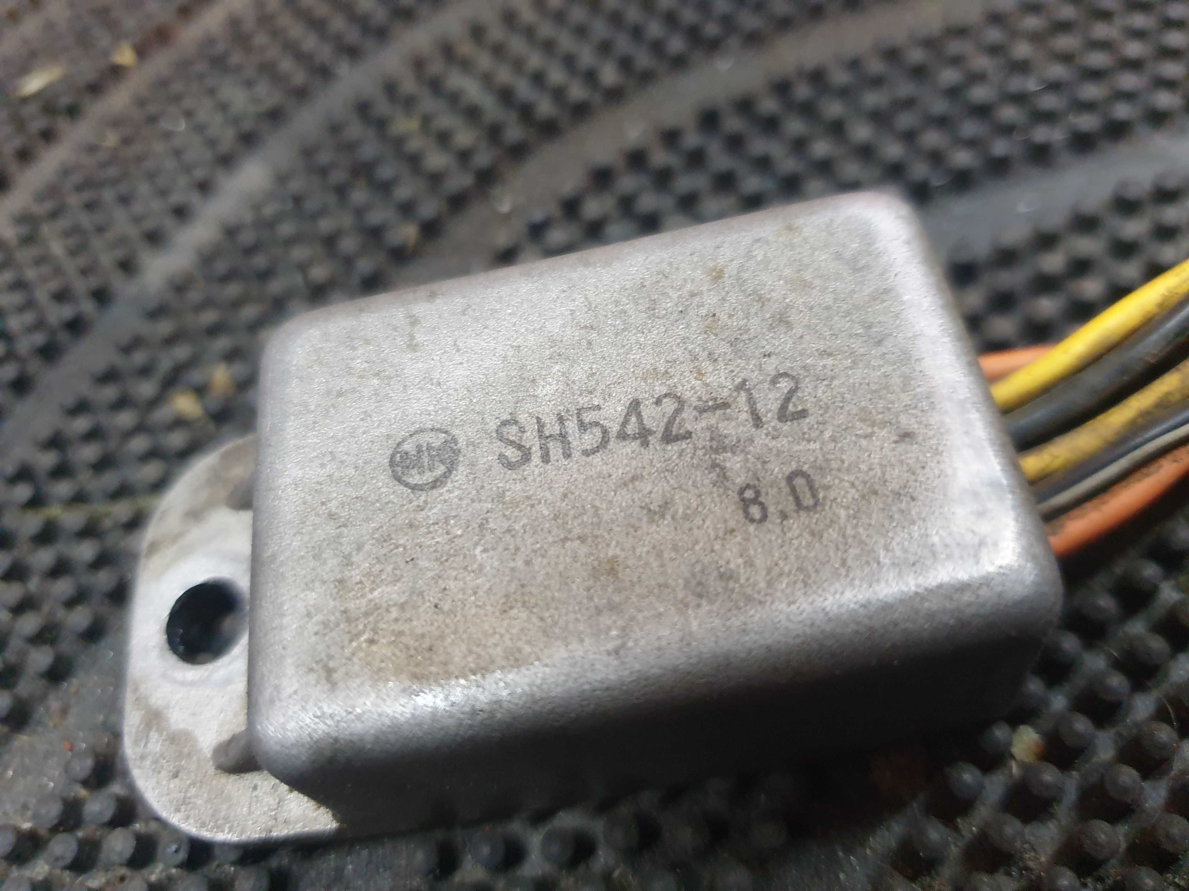 Suzuki RM 250 99r. Regulator napięcia sh542-12