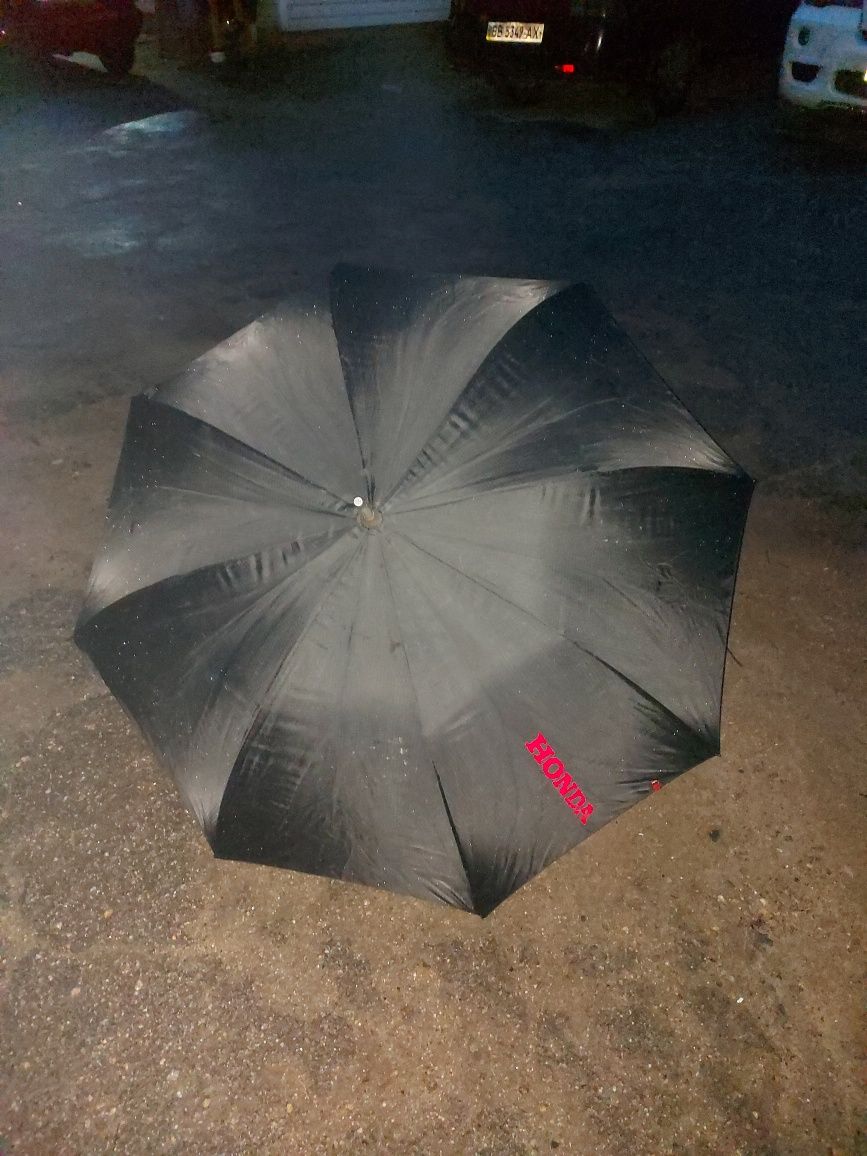 Продам фирменный зонтик "Honda"