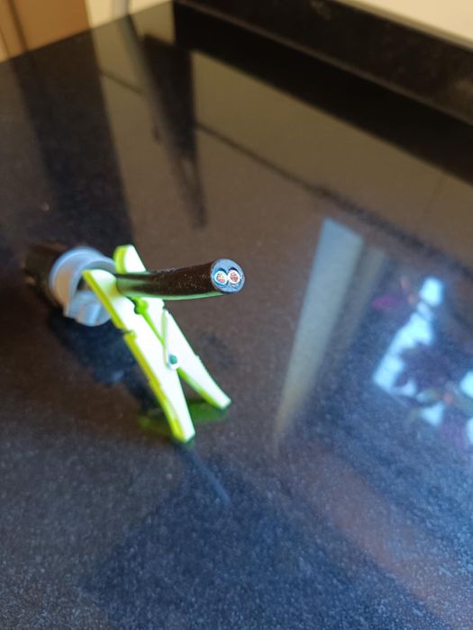 Vendo extensão 110 metros de cabo fvv 2 condutores, 6mm