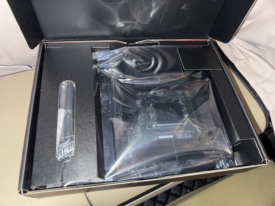 Asus Rog Strix Z890-F Gaming WiFi Intel®