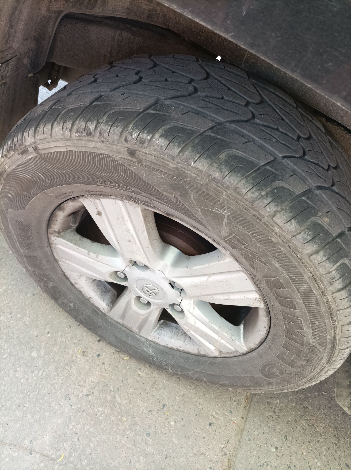 Шини літні kumho DM-V2 285/60 R18