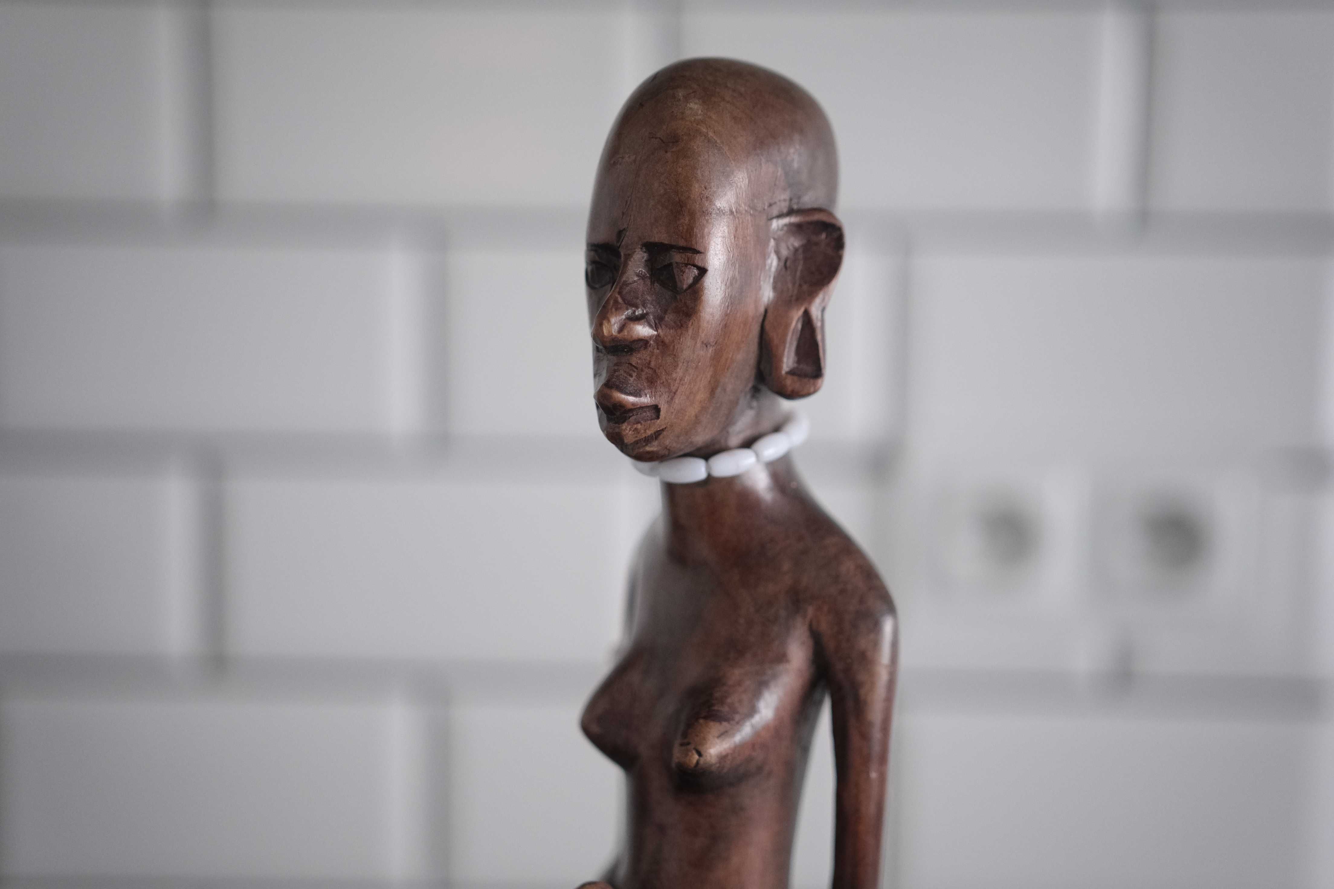 Figurka z drewna Afrykańska