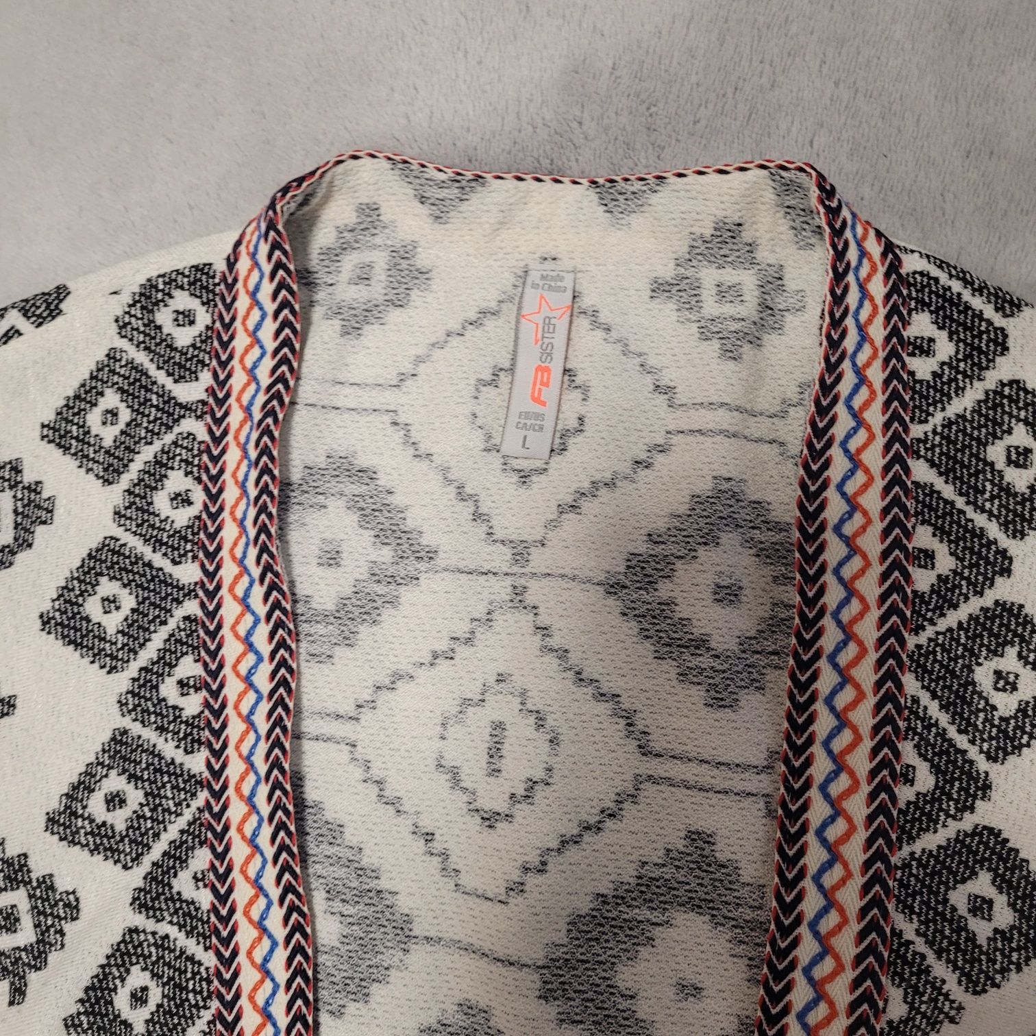 Narzutka/ bluza  z frędzlami