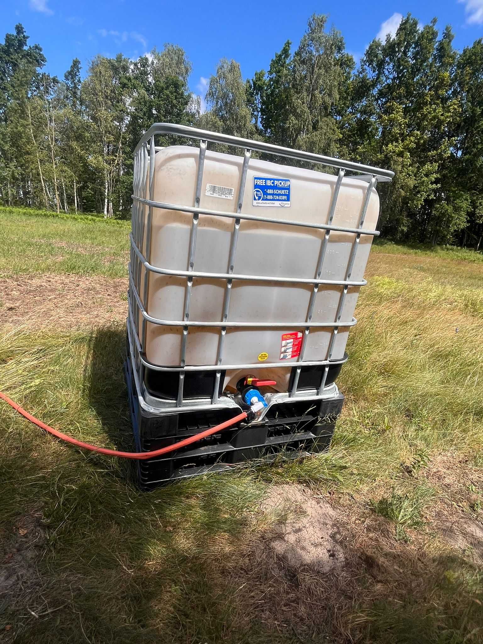 Palety plastykowe plastikowe 120x100cm pod zbiornik IBC Mauser na wodę