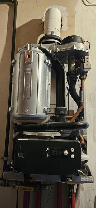 Sprzedam kocioł gazowy Buderus Logamax Plus GB022-24 uszkodzony