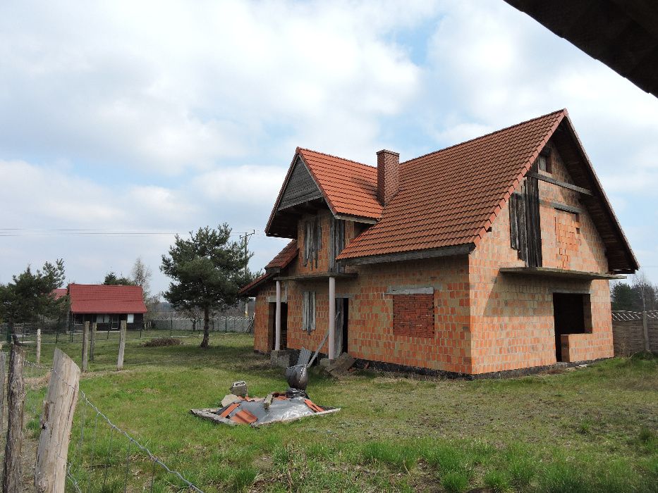 Działka z domem w budowie