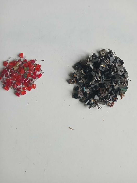 Продам транзистори КТ817