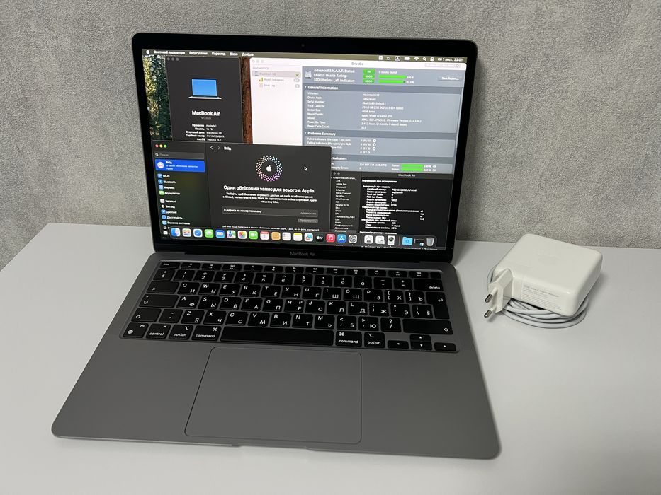 MacBook Air M1 16/256gb. Хорошее состояние. 631 цикл.