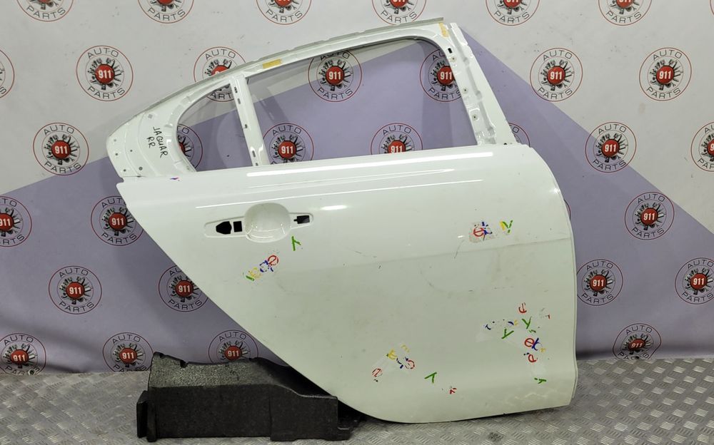 Двері задні ліві праві Jaguar XE 2017-2020