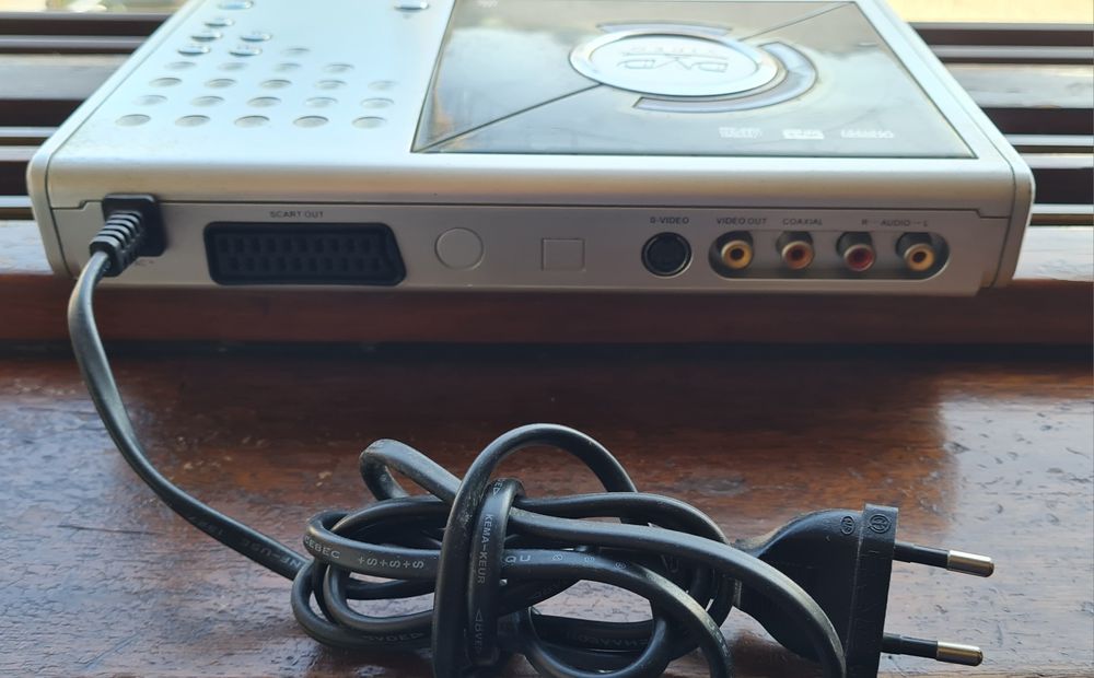 Leitor DVD LG modelo 5988 com comando