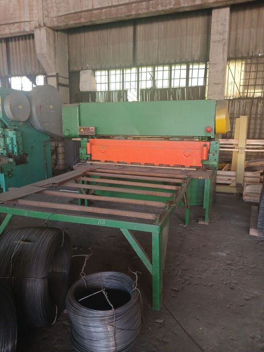 Гільйотинні ножиці кривошипні листові з похилим ножем H-478