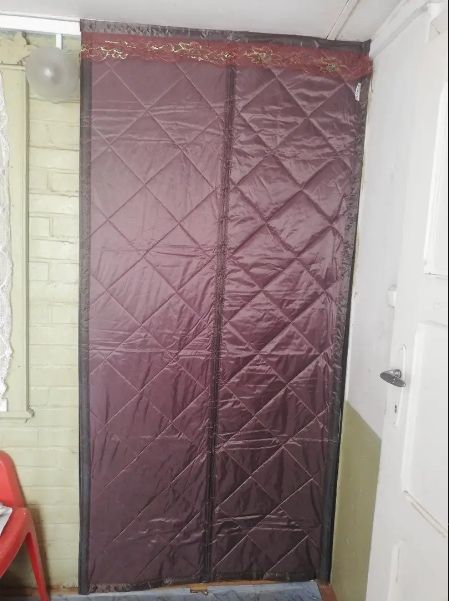 Тепла штора. Штора термоізоляційна магнітна