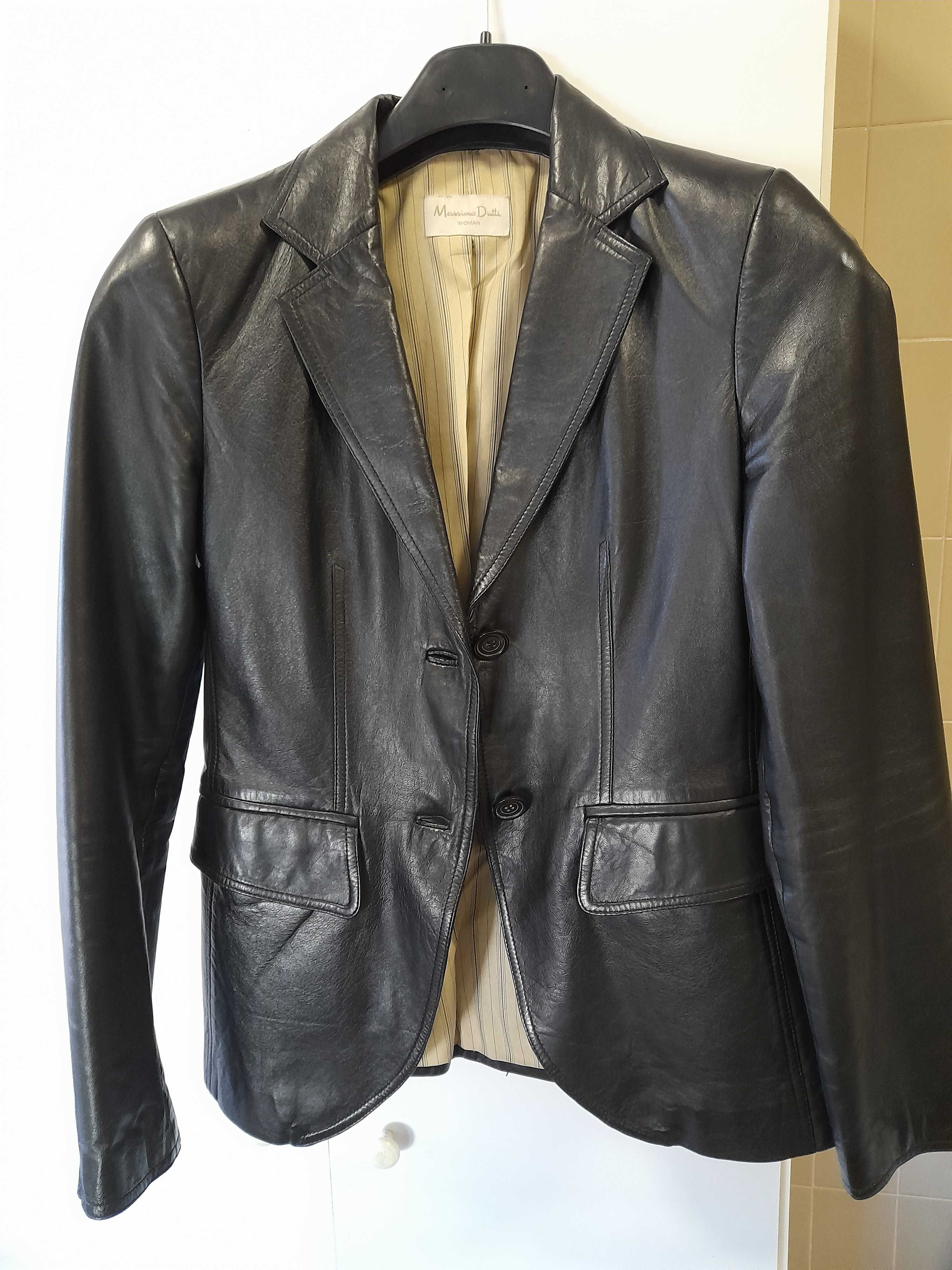 Blazer Massimo Dutti em pele preta