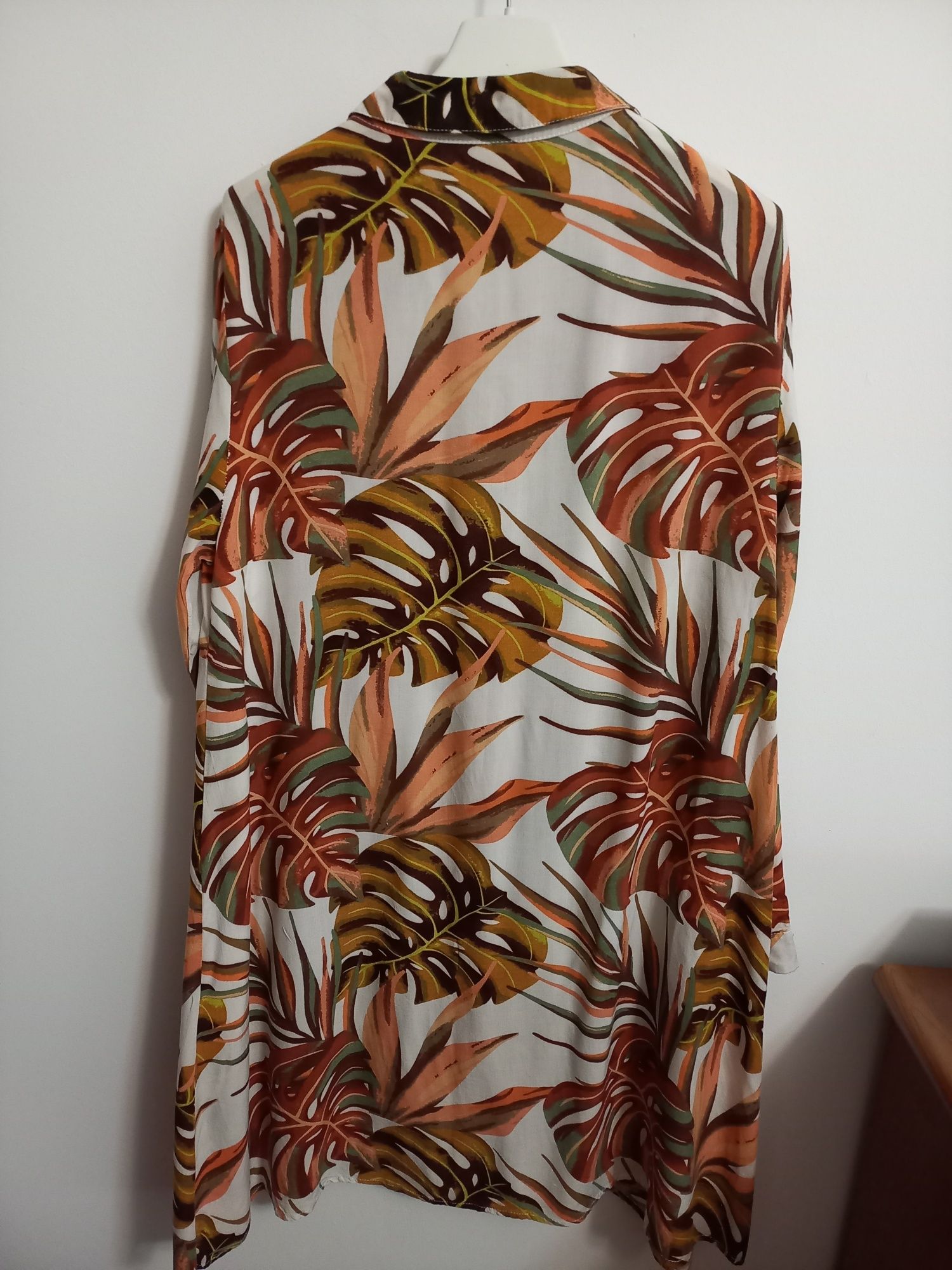 Blusa/vestido M/L (NOVA)

Padrao floral

Artigo completamente novo, nu