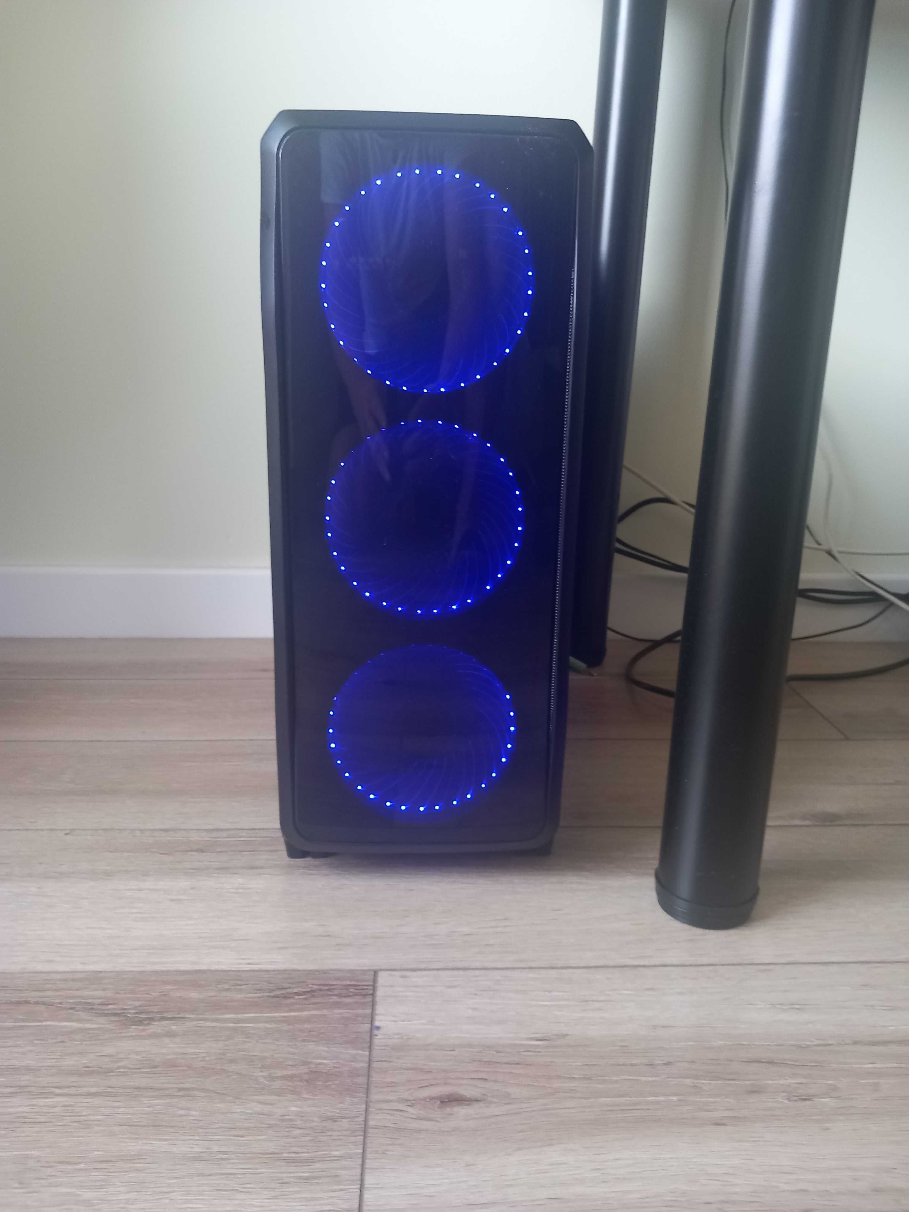 Komputer Gamingowy Ryzen 5 5600X/RX6800XT + Monitor 32' 165hz,