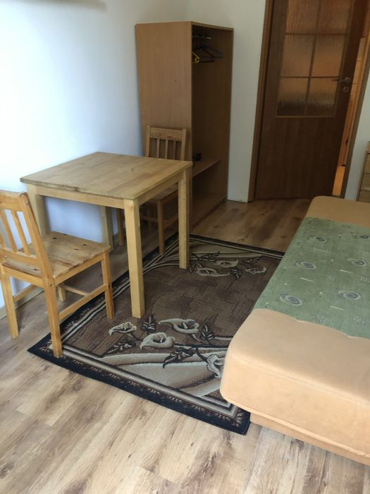 Wynajmę pokoj z łazienką i wnęką z kuchnia