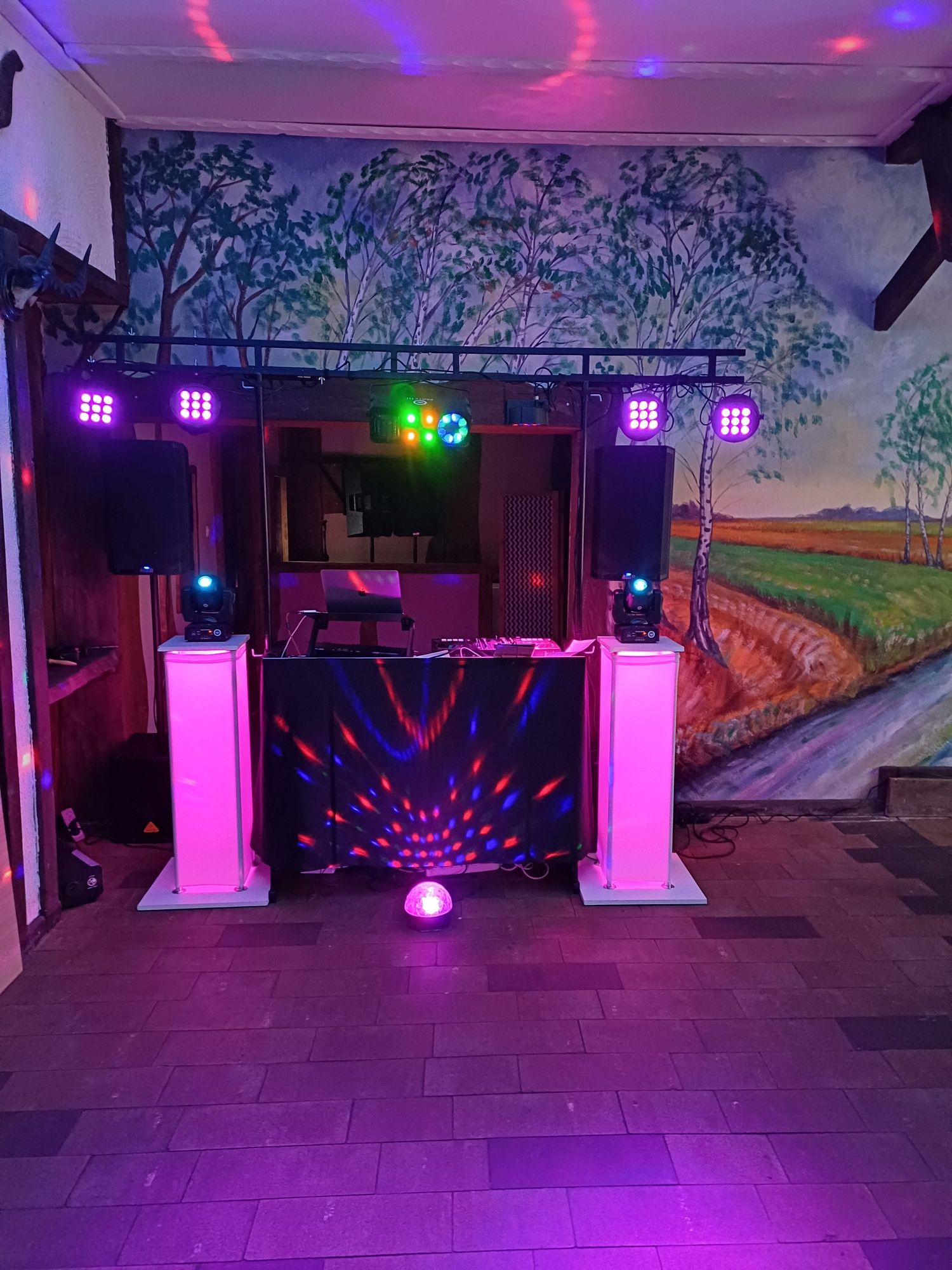 DJ  Andy = dobra muzyka i świetna zabawa.