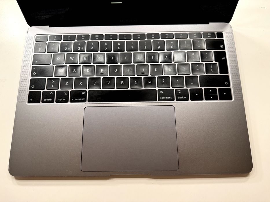 MacBook Air 2019 (Ecrã Rachado)