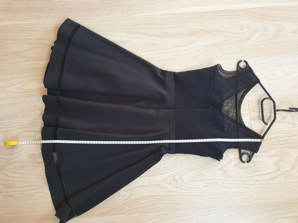 Czarna elegancka sukienka