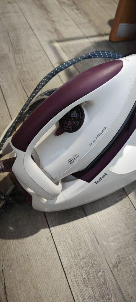Żelazko z parownica Tefal
