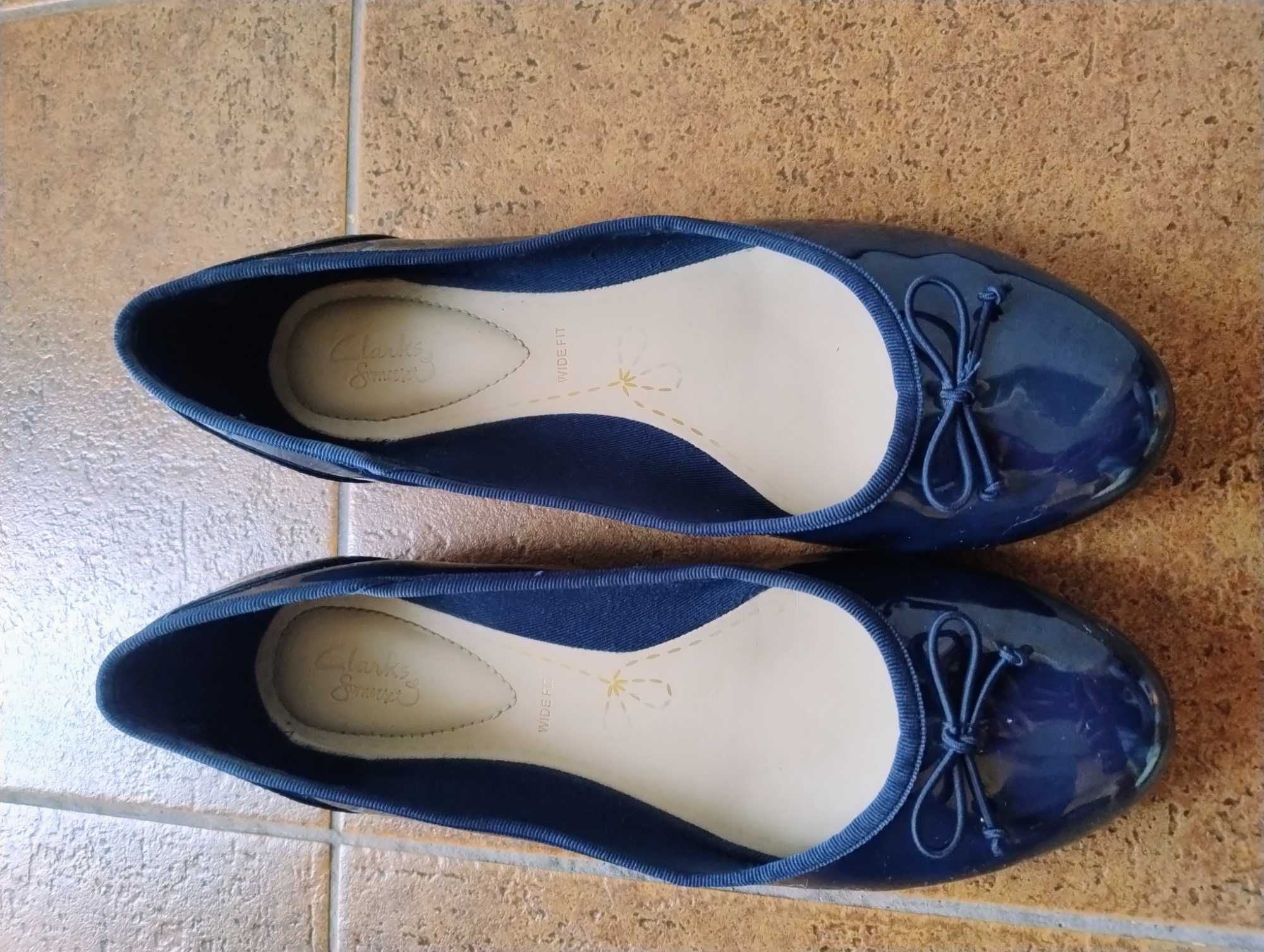 Clarks granatowe lakierowane baleriny r. 39.5