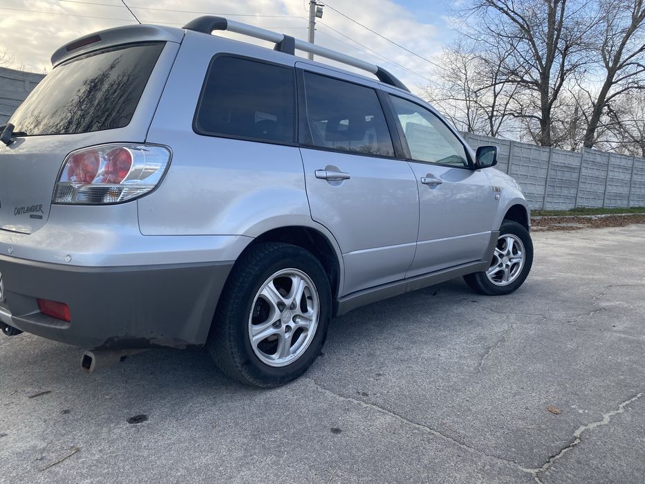 Продам Mitsubishi Outlander 1