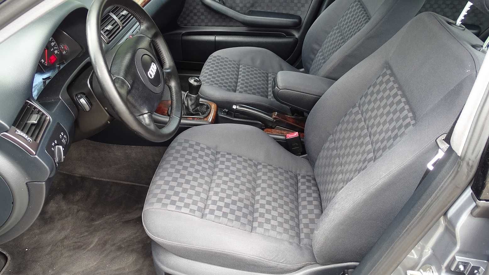 AUDI A6 1,9 TDI, klima,alu,elektryka,radio,abs,autoalarm