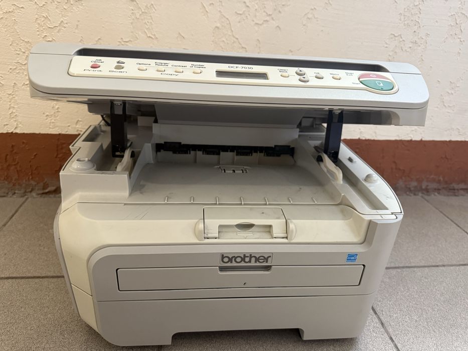 Принтер сканер Brother DCP-7030