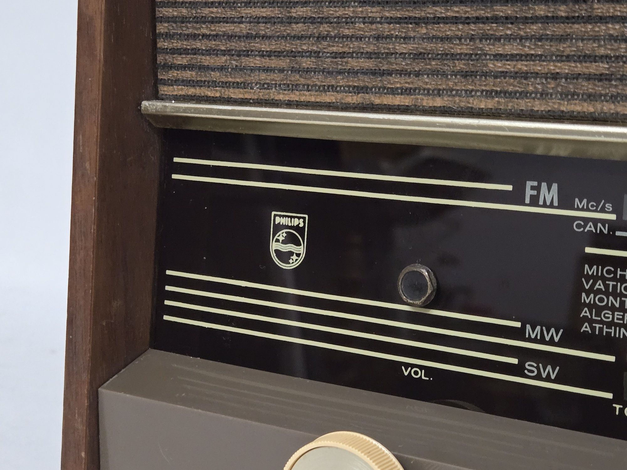 Rádio antigo reparado Philips