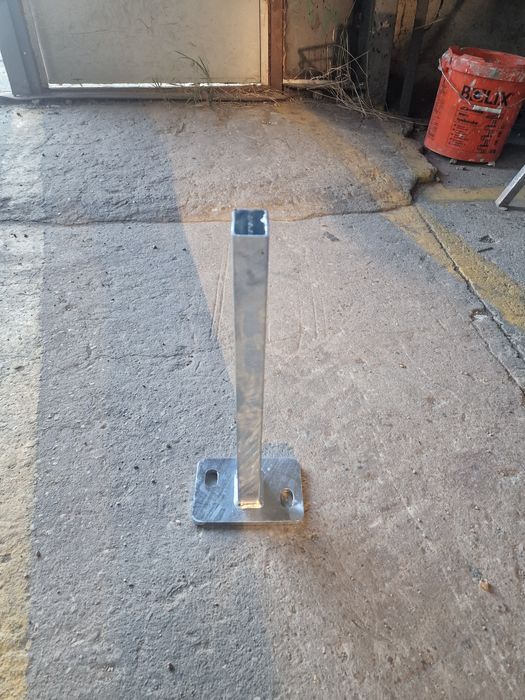 Marki, słupki, uchwyty montażowe ocynkowane 50x30