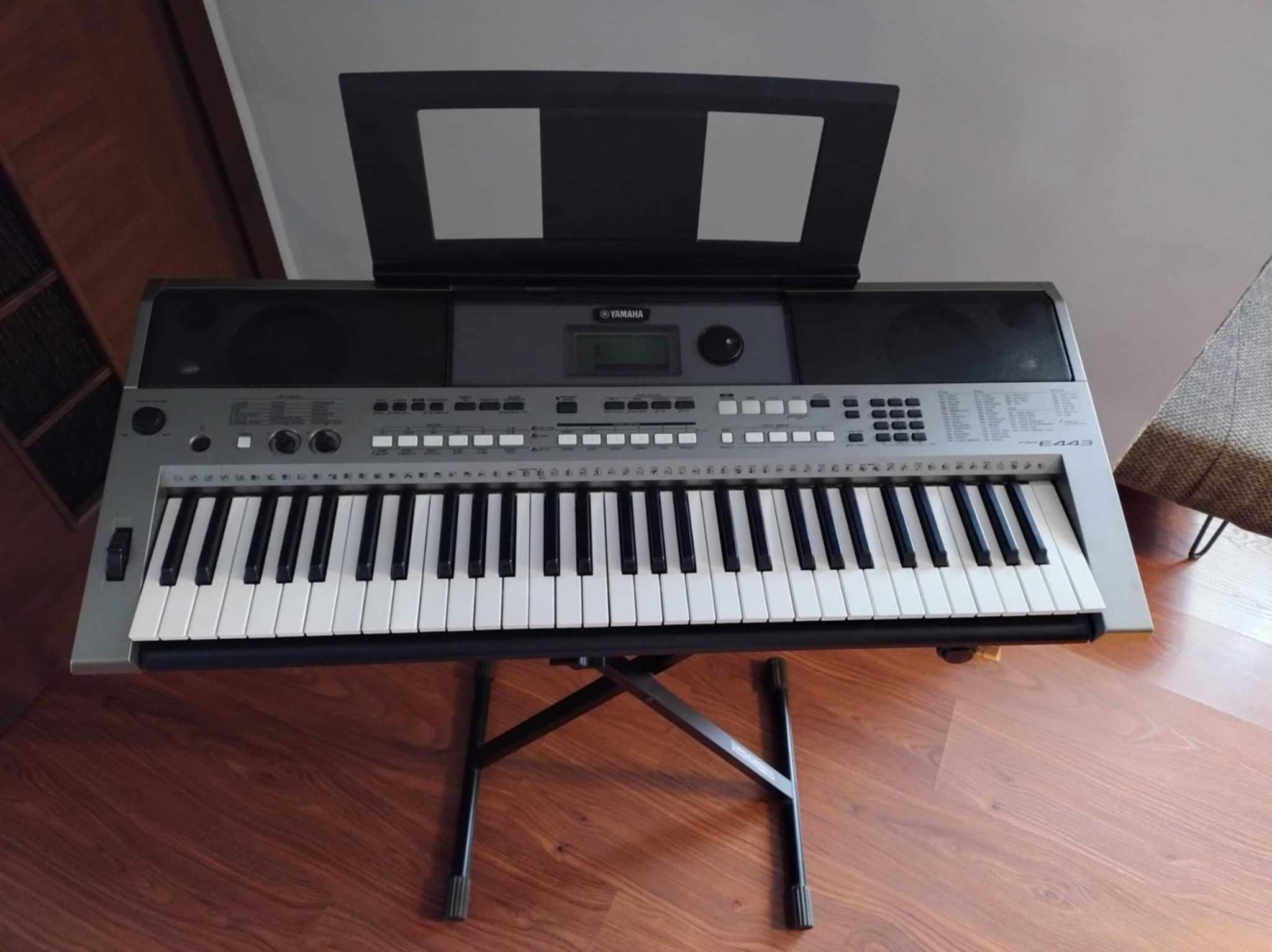 Sprzedam Yamaha PSR E443 Keyboard.