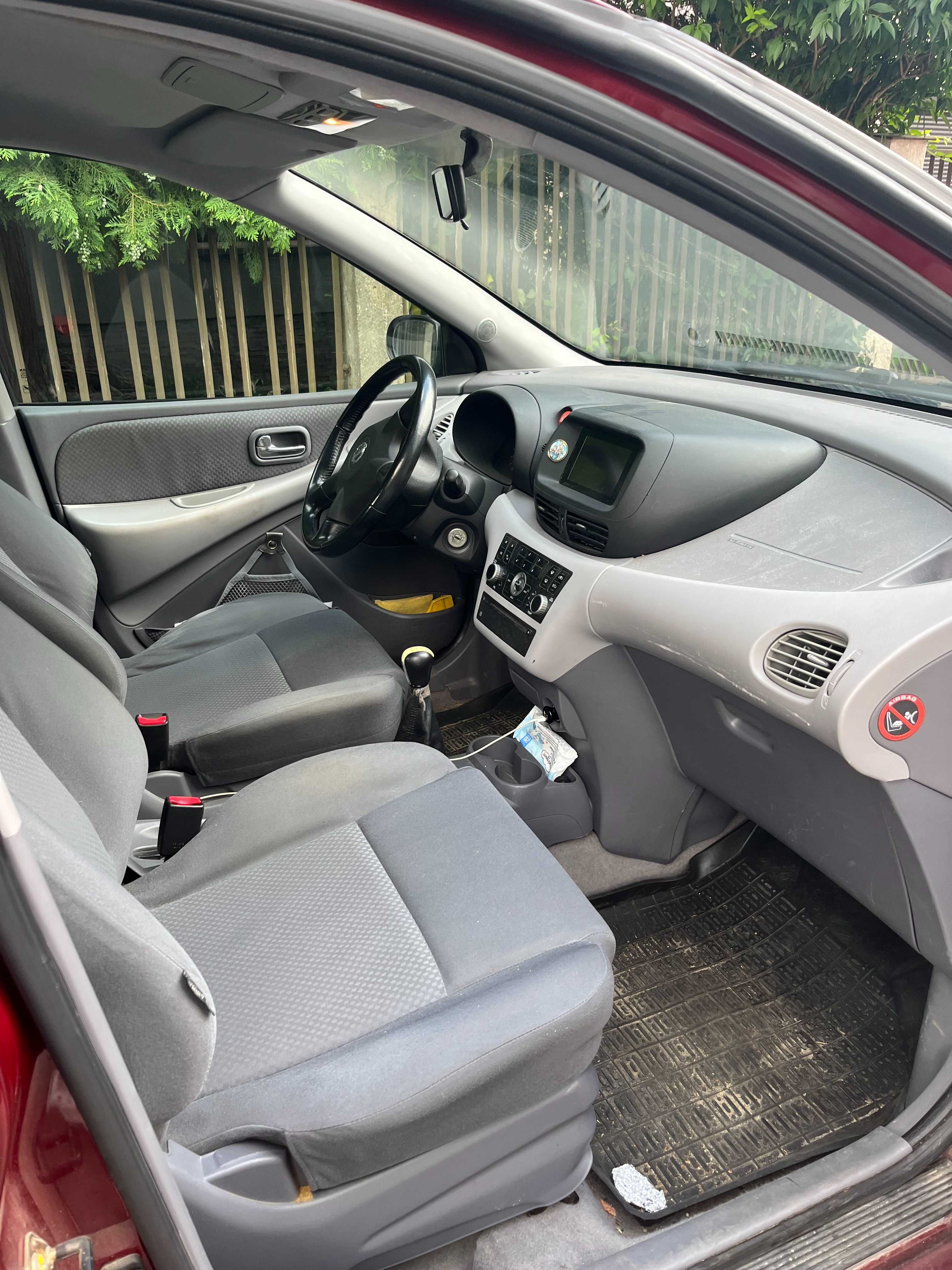Nissan Almera Tino Poznań