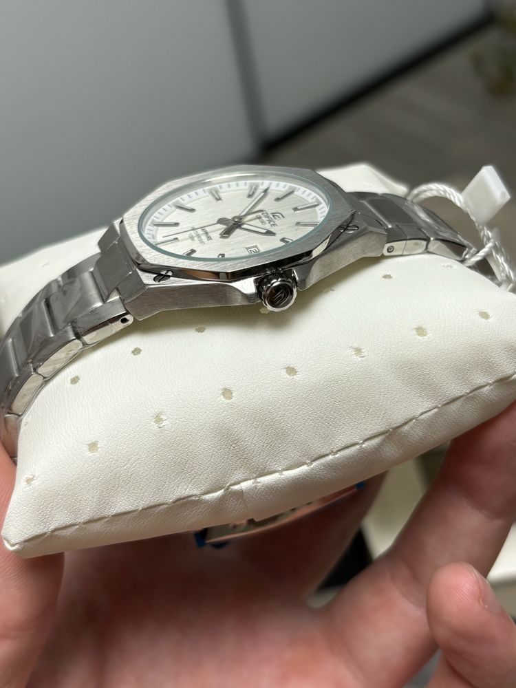 Годинник Casio EFR-S108