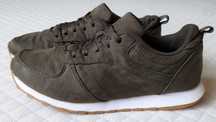 Ciemnozielone sneakersy