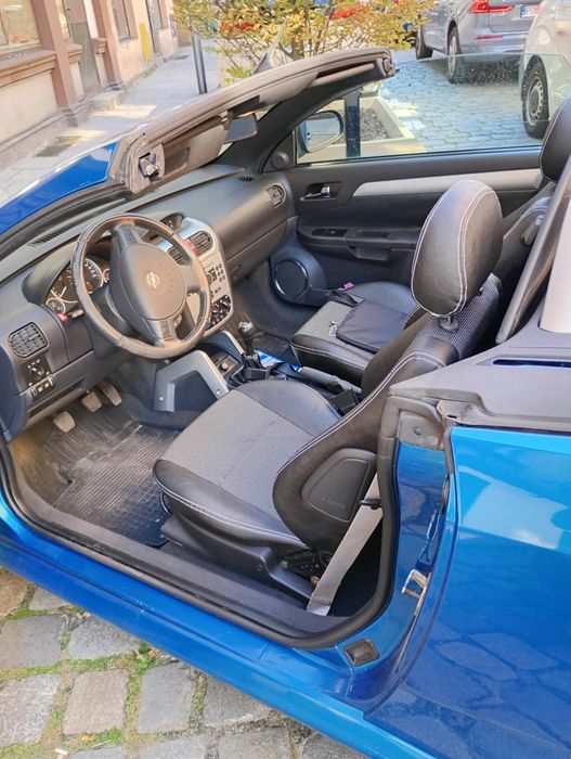 Opel Tigra kabriolet rok budowy 2004 silnikiemv1,4 benzynowym
