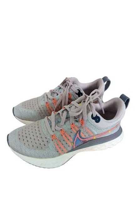Жіночі бігові кросівки NIKE w react infinity run