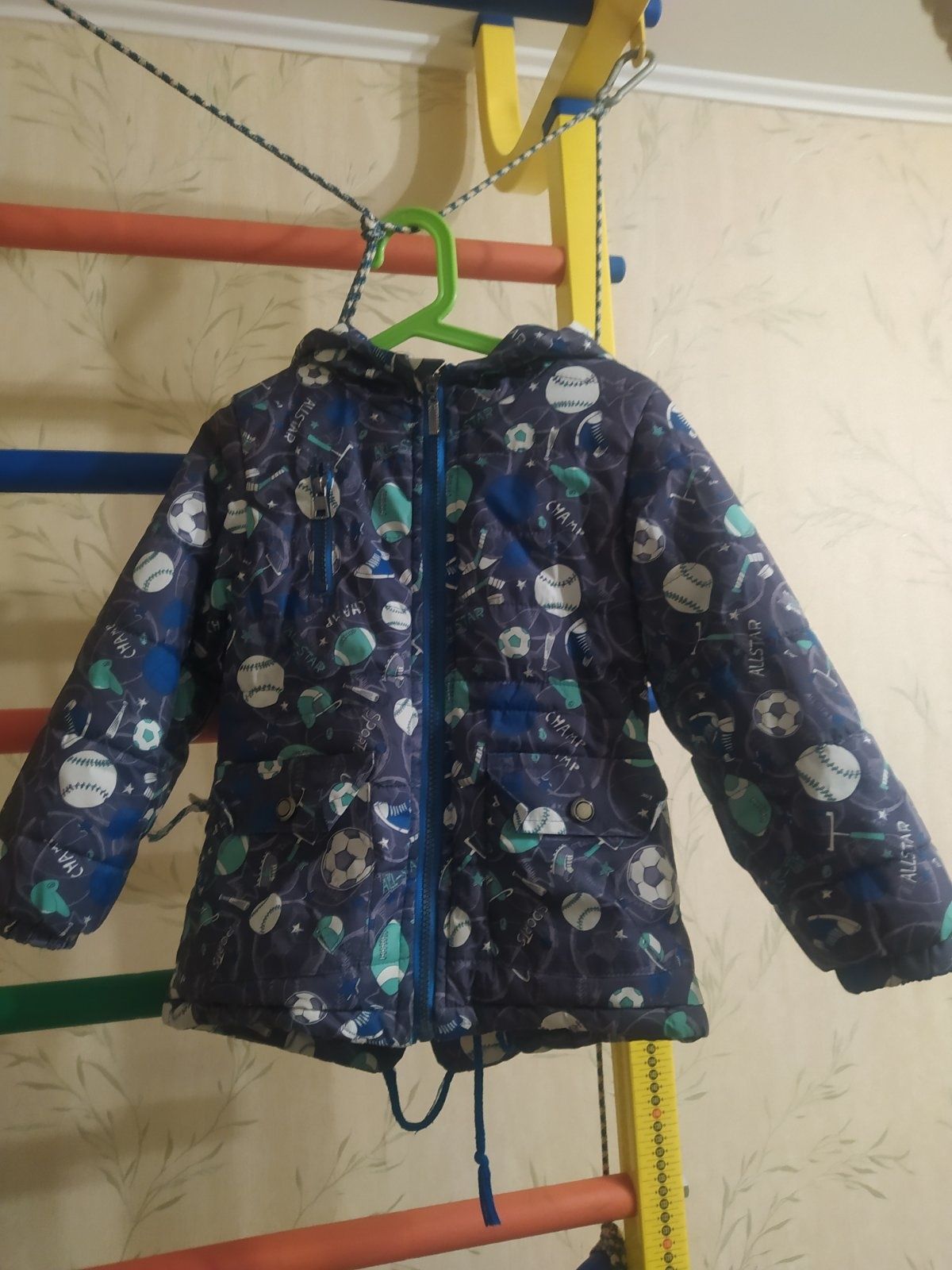 Куртка  детская ,демисезон,евро зима,  4-5 лет.