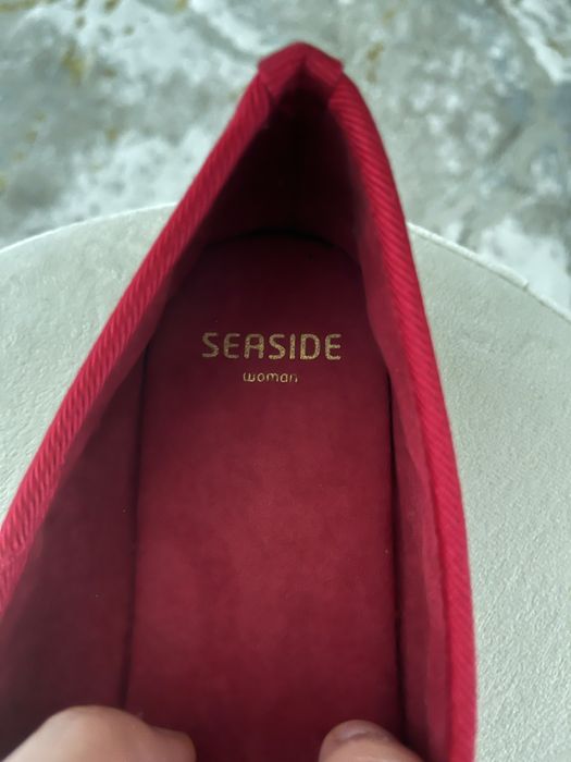 Sabrinas vermelhas com brilhantes