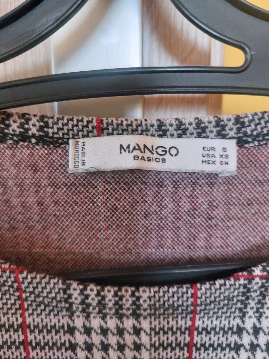 Piękna sukienka Mango w kratę z drapowaniem