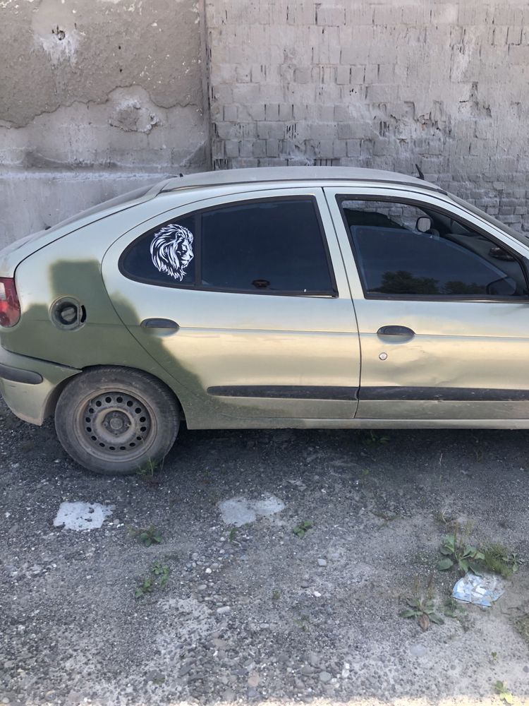 рено меган 1 .2000 року