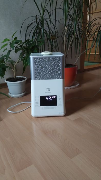 Зволожувач повітря ELECTROLUX EHU-3715D