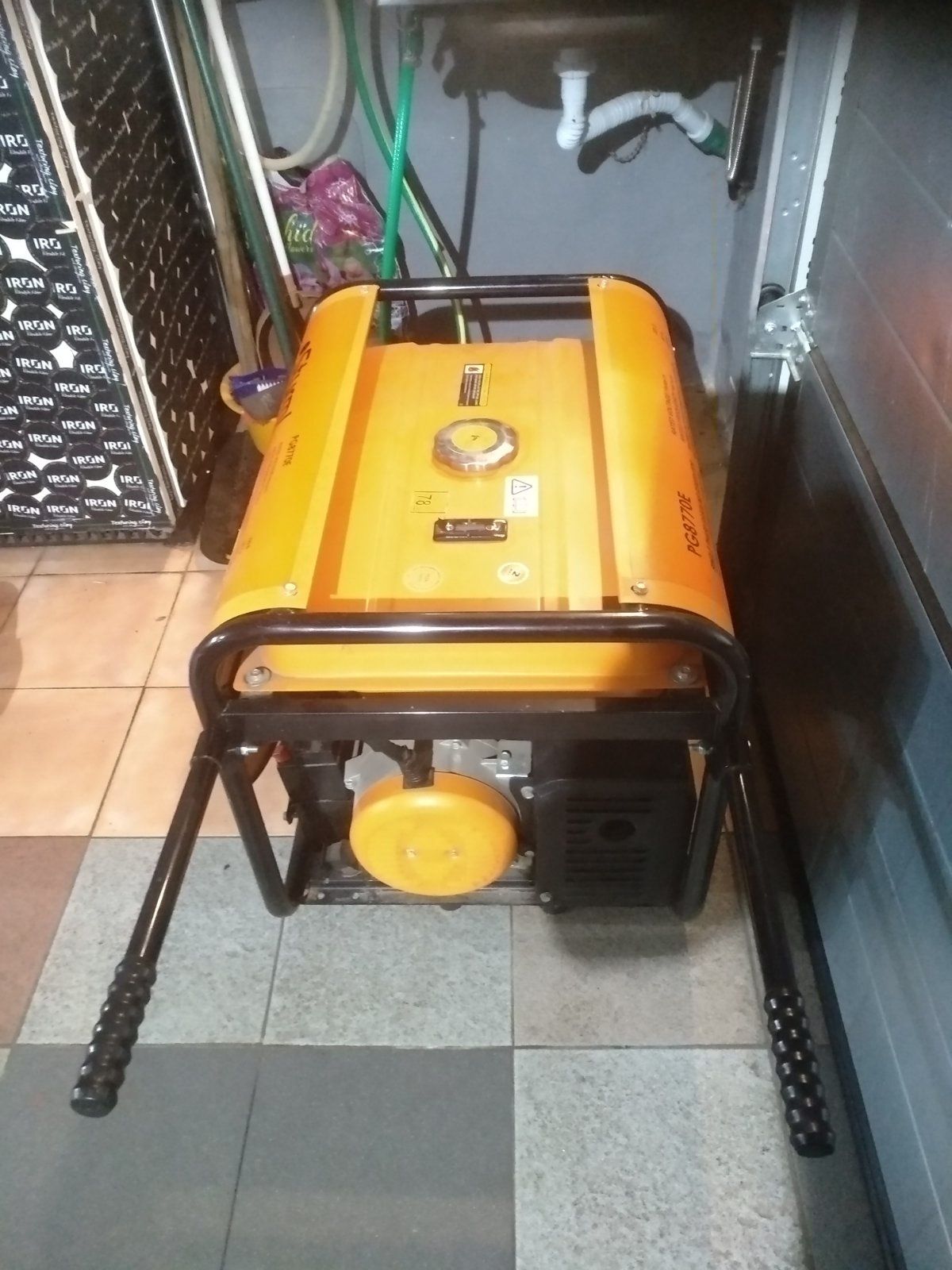 Продам генератор STURM PG 8770 E