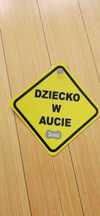 Tabliczka na szybę dziecko w aucie. Przyssawka