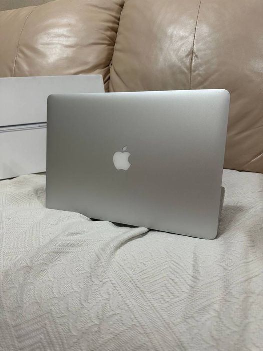 MacBook Pro 2015 15.4 16/256 GB!