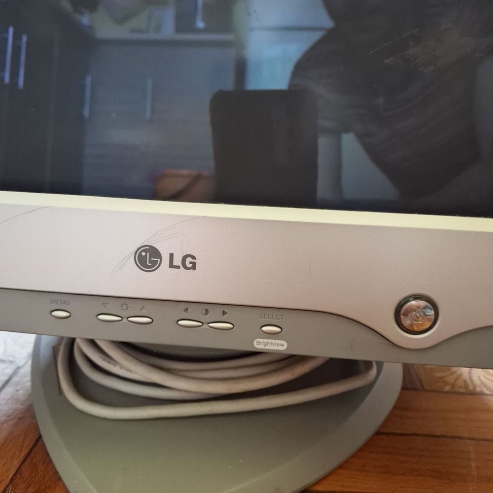 Монітор LG старого зразка