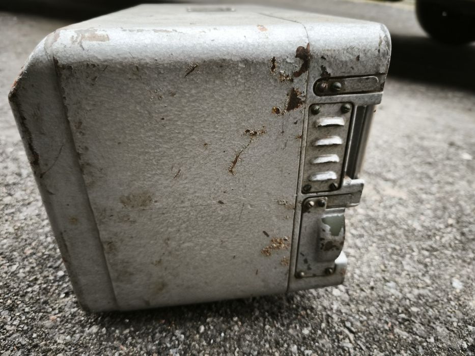 Військовий радіоприймач Р-113. Не розбирав. На роботу не перевіряв.