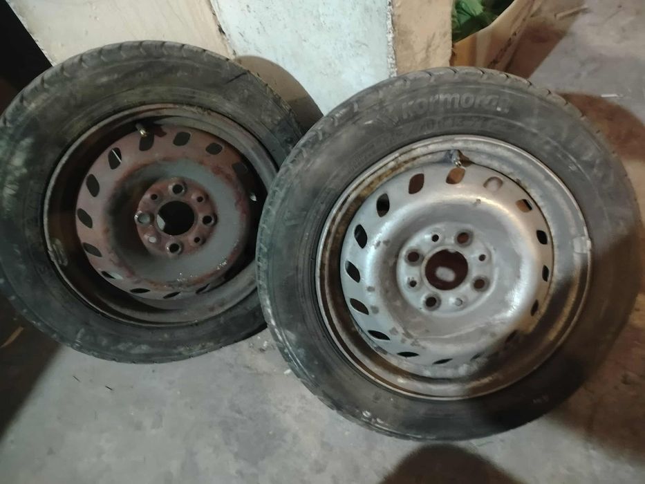 Opony zimowe  145/70 R 13  2 szt.