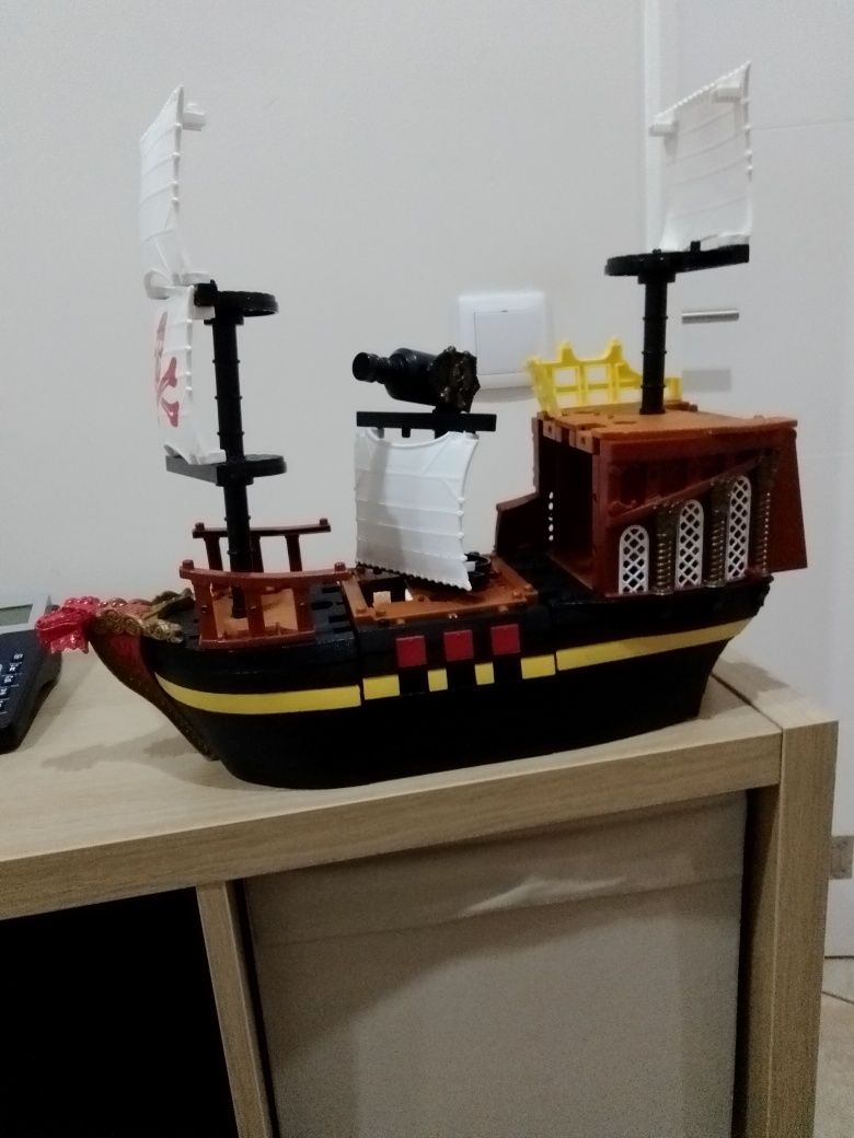 Barco dos piratas